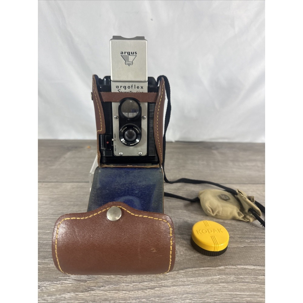 Vintage Argus Argoflex Seventy-Five Camera w/ Original Case